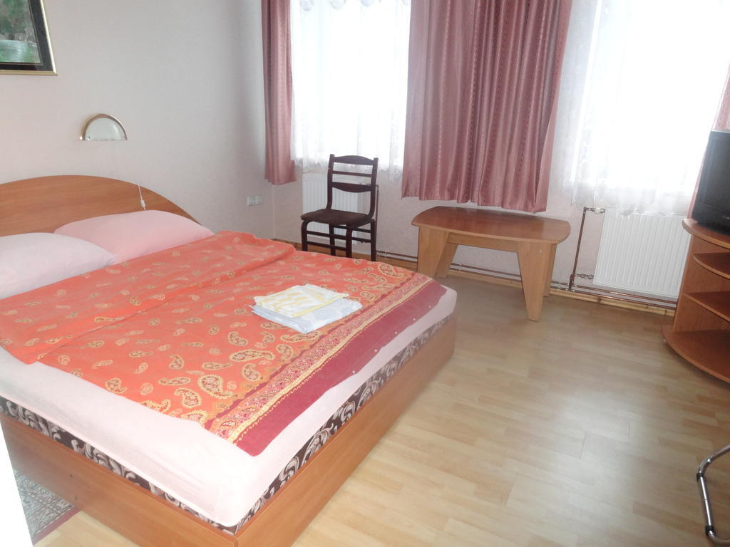 Hotel Rebir Daugavpils Kamer foto