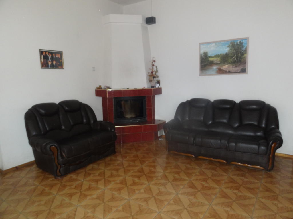 Hotel Rebir Daugavpils Buitenkant foto
