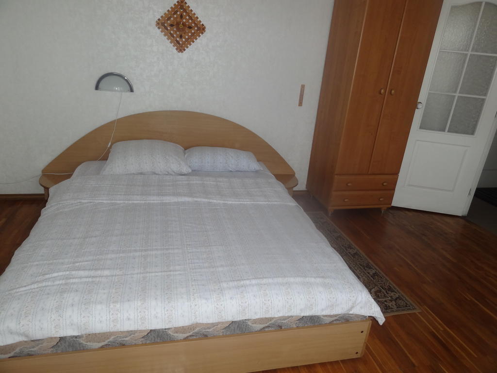 Hotel Rebir Daugavpils Buitenkant foto